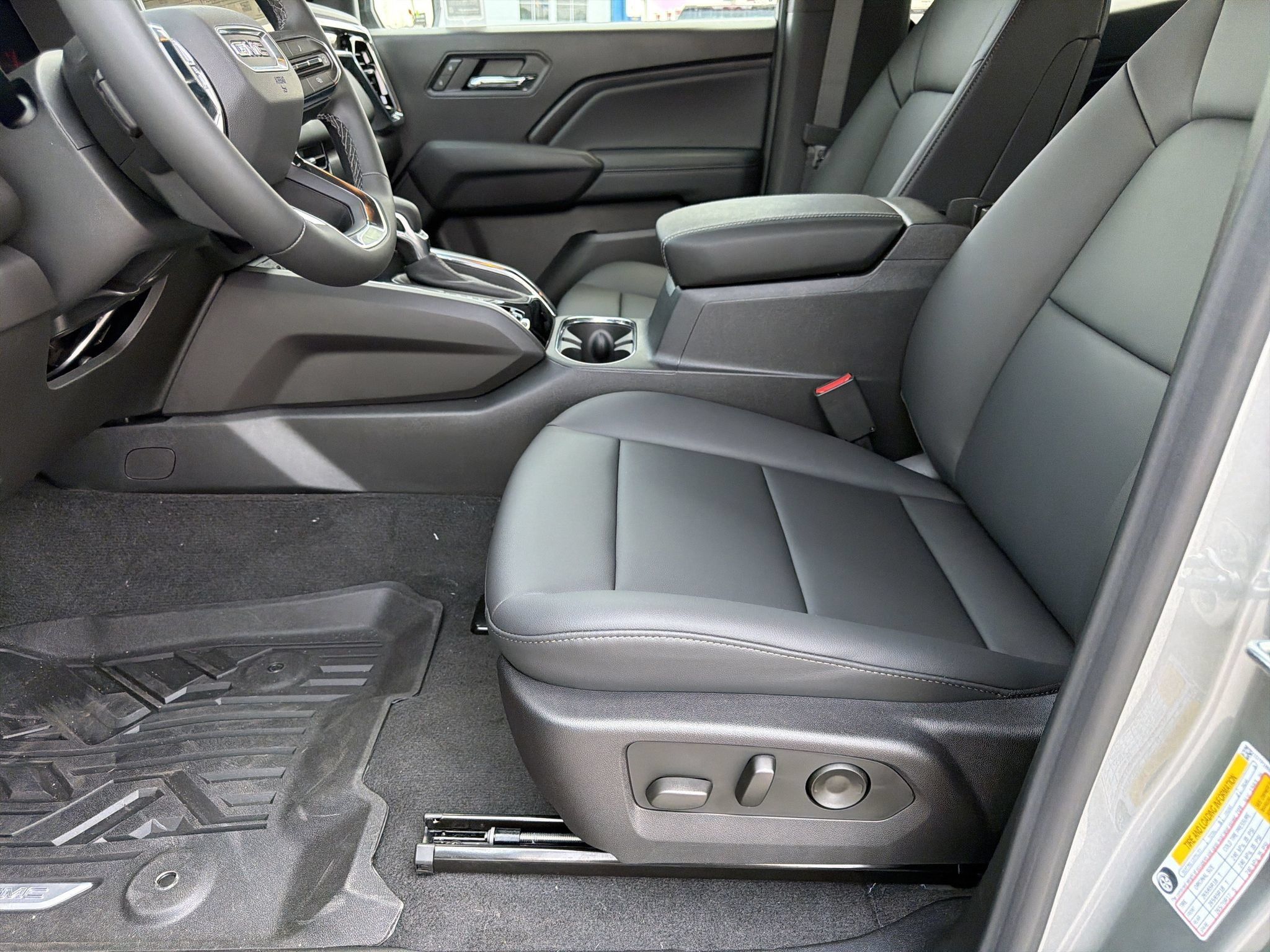 New 2026 GMC Canyon Elevation w/ Convenience Package RWD image 14
