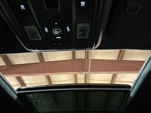 Used 2024 GMC Yukon AT4 w/ Technology Package image 17