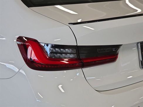 Used 2026 BMW 330i Sedan w/ M Sport Package image 20