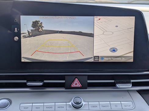 Certified 2025 Hyundai Elantra Limited FWD image 29