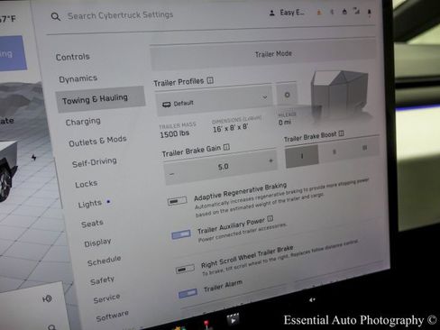 Used 2024 Tesla Cybertruck AWD Crew Cab image 28