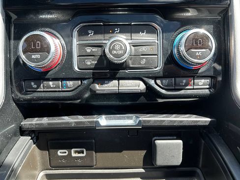 Used 2024 GMC Yukon Denali w/ Denali Reserve Package AWD/4WD image 38