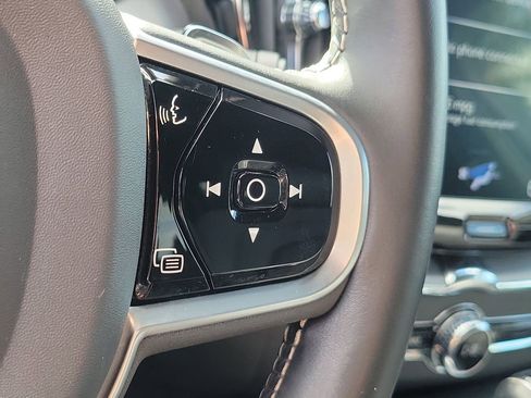 Used 2020 Volvo XC60 T5 R-Design w/ Protection Package Premier image 23