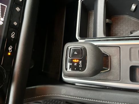 Certified 2025 Nissan Pathfinder SL FWD image 25