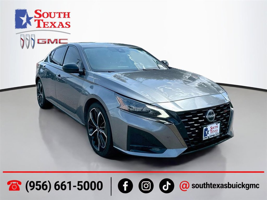 Used 2023 Nissan Altima 2.5 SR FWD image 1