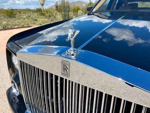 Used 2004 Rolls-Royce Phantom Sedan RWD image 19