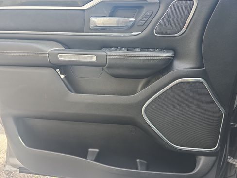 Used 2020 RAM 1500 Laramie AWD/4WD image 29