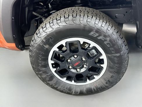 Used 2025 Toyota Tacoma TRD Off-Road image 30