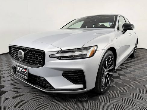 Used 2023 Volvo S60 T8 Plus AWD/4WD image 3