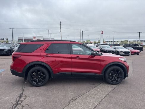 Used 2023 Ford Explorer ST-Line AWD/4WD image 4
