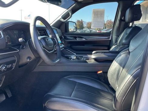 Used 2024 Jeep Wagoneer 4WD image 15