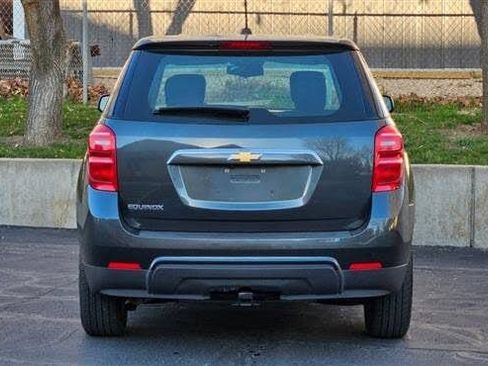 Used 2017 Chevrolet Equinox LS FWD image 4