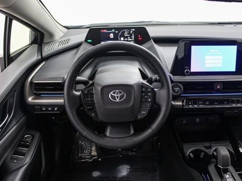Used 2024 Toyota Prius XLE FWD image 19
