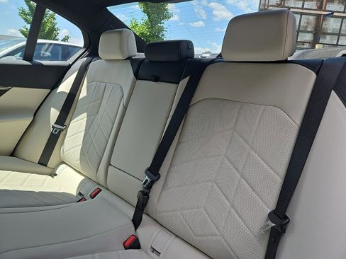 New 2026 BMW 530i xDrive w/ Premium Package image 5