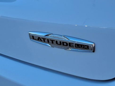 Used 2022 Jeep Compass Latitude AWD/4WD image 26