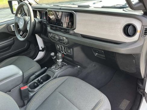Used 2025 Jeep Wrangler Unlimited Sport AWD/4WD image 24