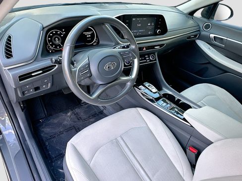 Used 2022 Hyundai Sonata SEL w/ Convenience Package FWD image 9