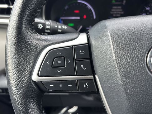 Used 2021 Toyota Sienna XLE image 31