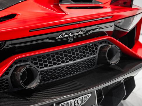 Used 2021 Lamborghini Aventador SVJ AWD/4WD image 11
