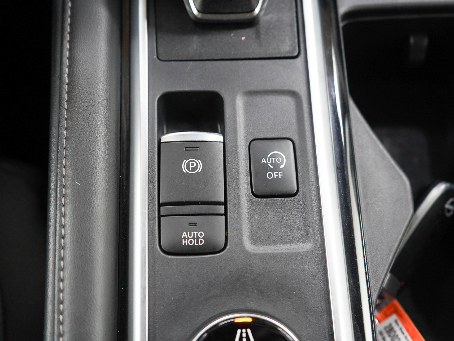 Used 2024 Nissan Pathfinder SL AWD/4WD image 27