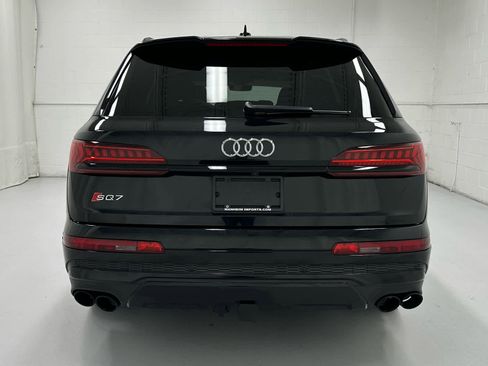 Used 2023 Audi SQ7 Prestige w/ Sport Package image 7
