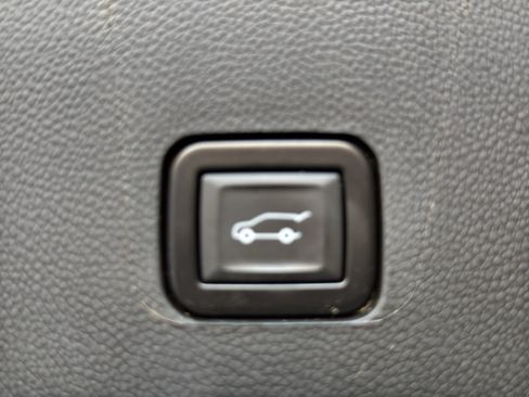 Used 2023 Chevrolet Traverse Premier w/ Redline Edition AWD/4WD image 22