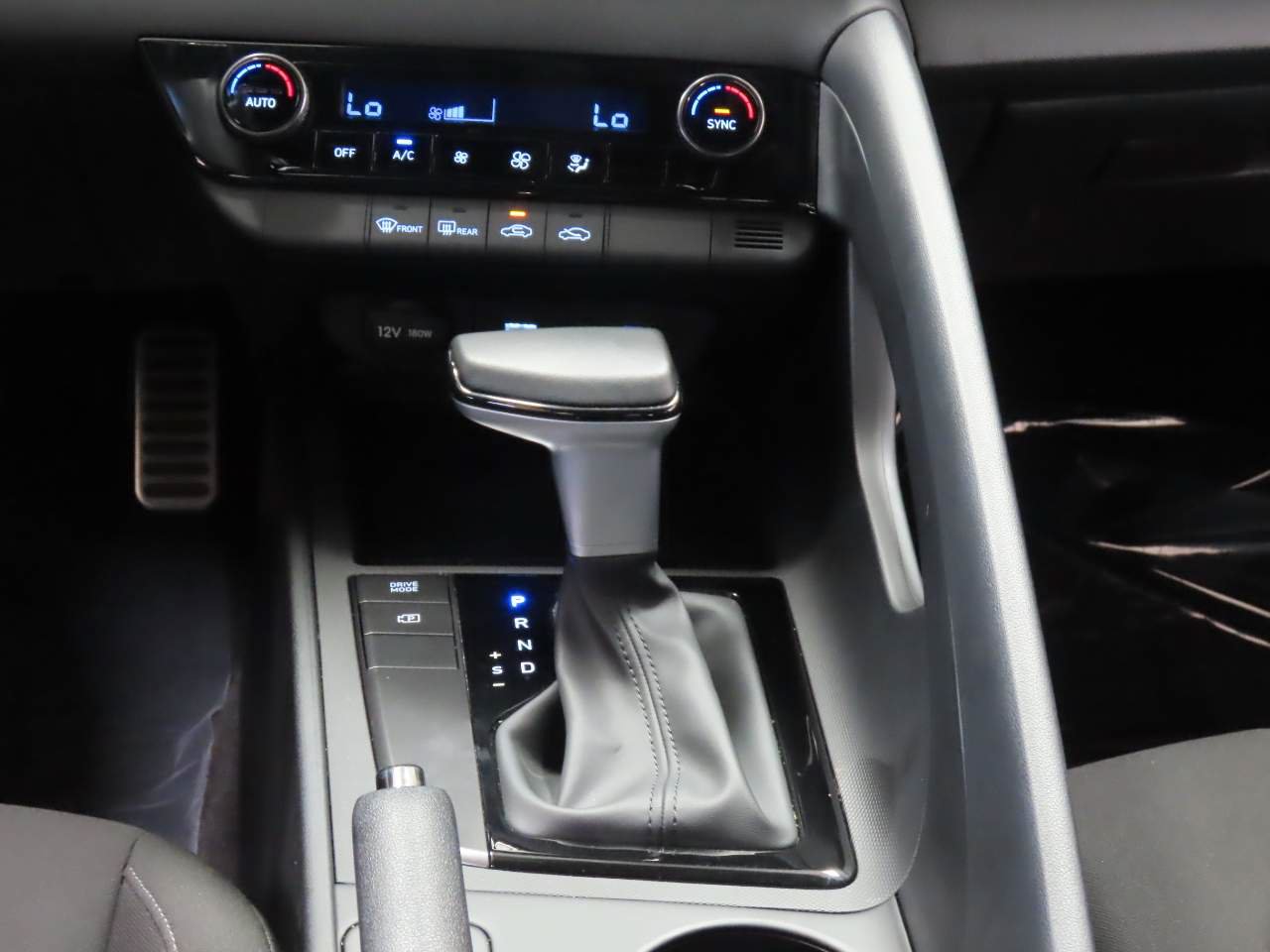 Used 2026 Hyundai Elantra Sport FWD image 11