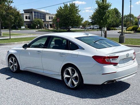 Used 2018 Honda Accord Touring image 6