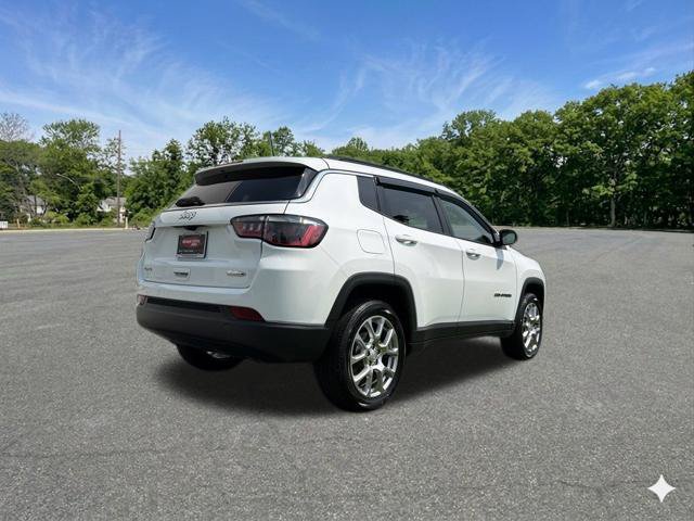 Used 2023 Jeep Compass Latitude AWD/4WD image 9
