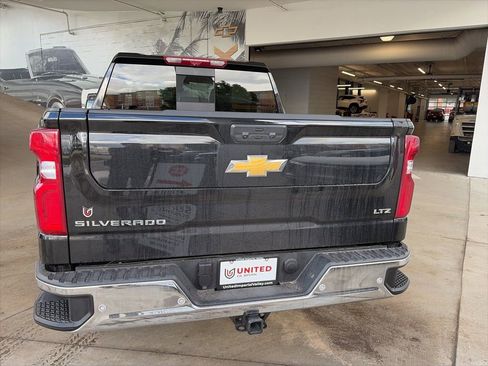 Used 2025 Chevrolet Silverado 1500 LTZ w/ LTZ Premium Package image 3