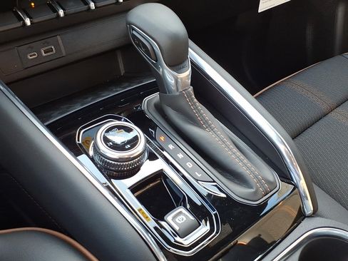 New 2026 GMC Canyon AT4 w/ Technology Plus Package AWD/4WD image 18