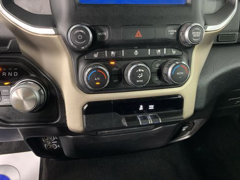 Used 2019 RAM 1500 Laramie AWD/4WD image 25