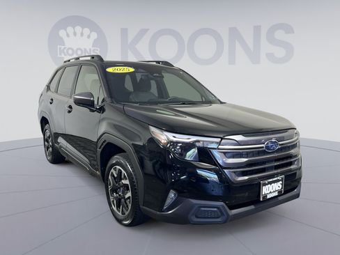 Used 2025 Subaru Forester Premium w/ Convenience Package #1 AWD/4WD image 2