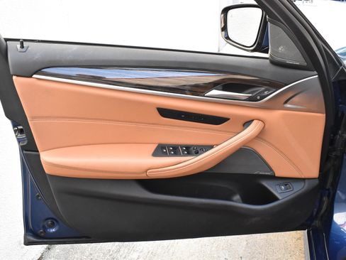 Used 2022 BMW 530i xDrive w/ M Sport Package image 23