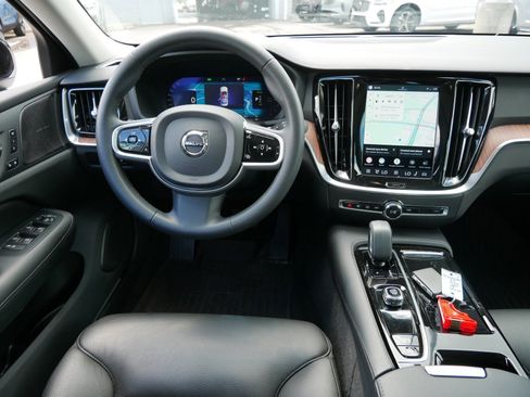 Certified 2023 Volvo S60 T8 Plus AWD/4WD image 12