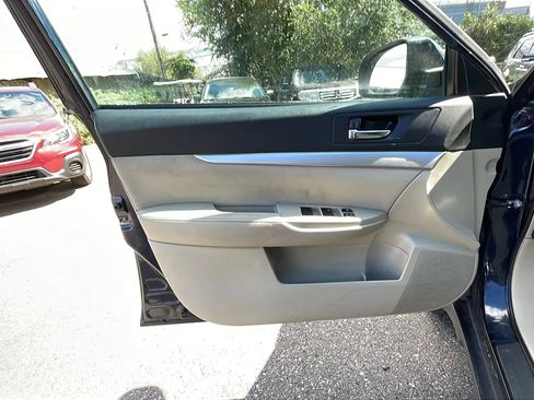 Used 2012 Subaru Outback 2.5i Premium w/ All-Weather Pkg AWD/4WD image 31