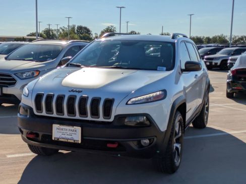 Used 2017 Jeep Cherokee Trailhawk w/ Comfort/Convenience Group image 7