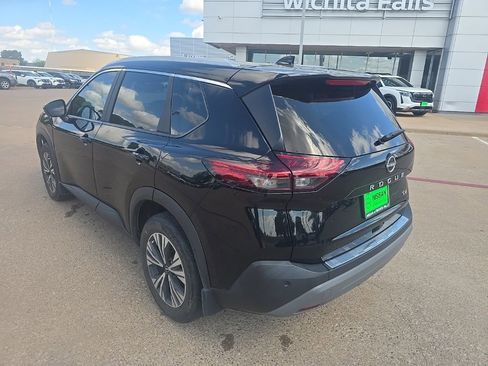 Used 2023 Nissan Rogue SV w/ SV Premium B Package image 3