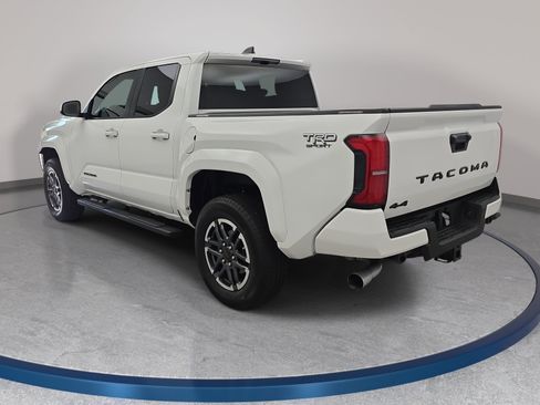Used 2024 Toyota Tacoma TRD Sport AWD/4WD image 7