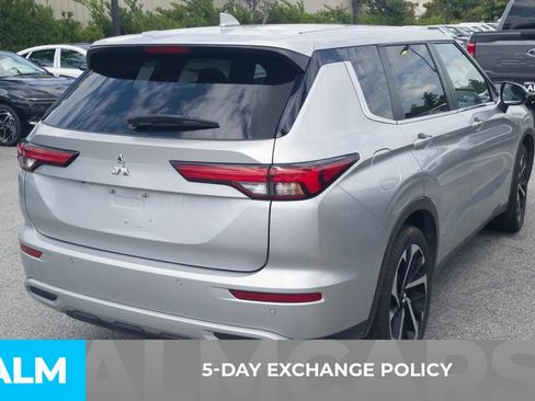 Used 2024 Mitsubishi Outlander SE FWD image 3