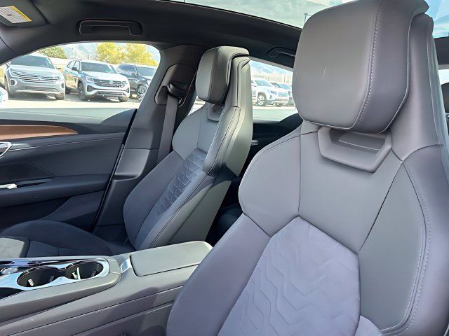 Used 2023 Audi e-tron GT Premium Plus AWD/4WD image 19