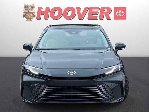Used 2025 Toyota Camry XLE w/ Premium Plus Package FWD image 6