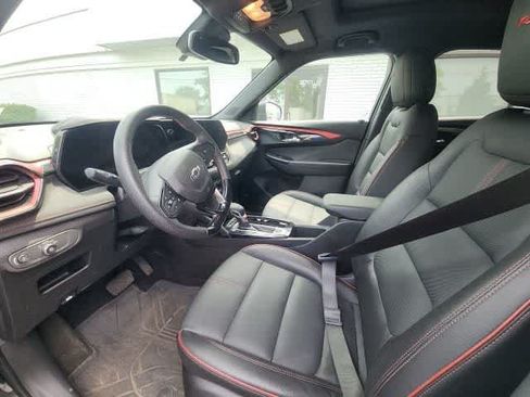 Used 2024 Chevrolet TrailBlazer RS w/ Convenience Package AWD/4WD image 32