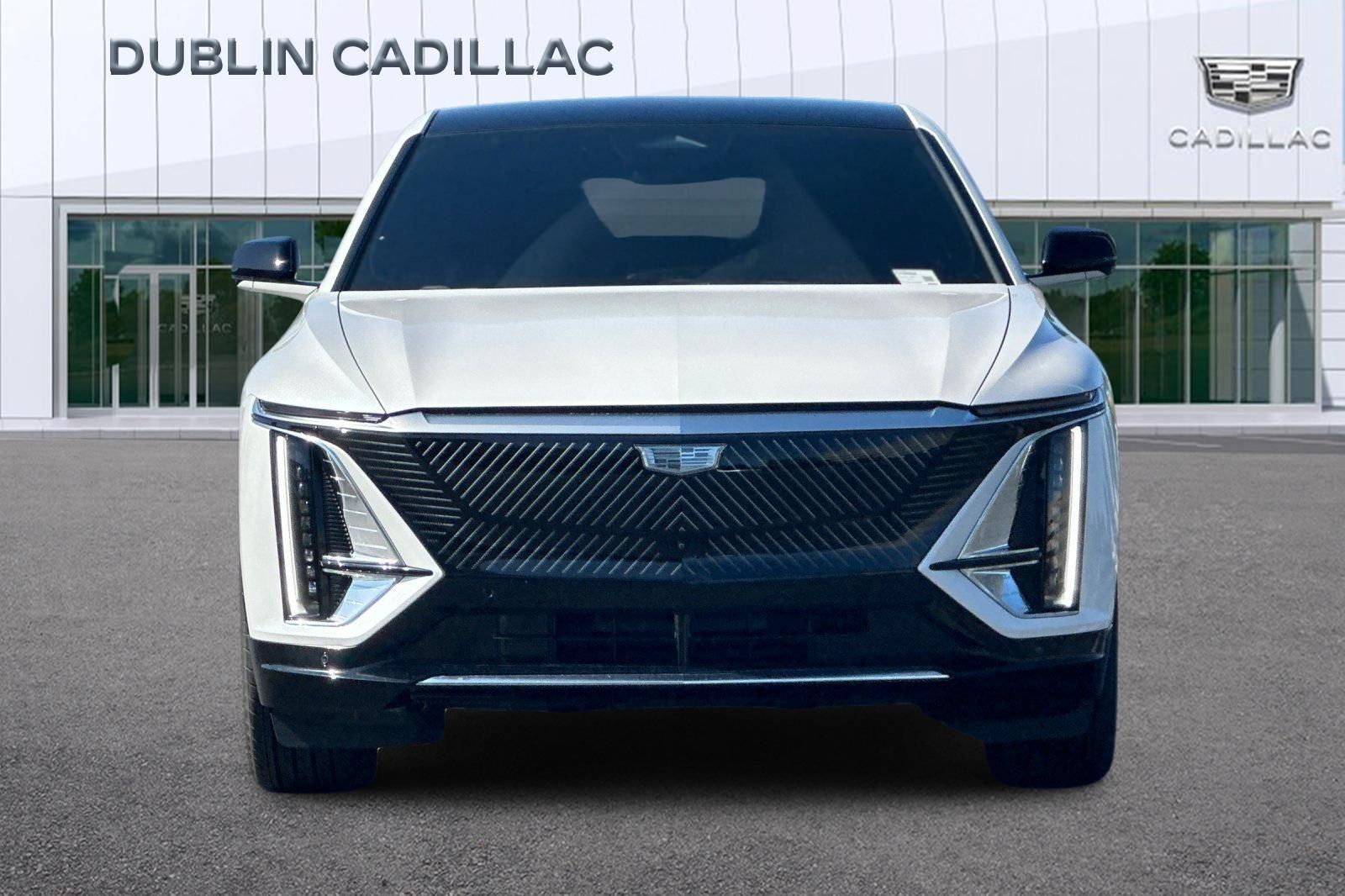 Used 2025 Cadillac Lyriq Luxury AWD/4WD image 9