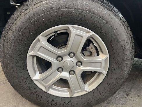 Used 2021 Jeep Wrangler Unlimited Sport image 9