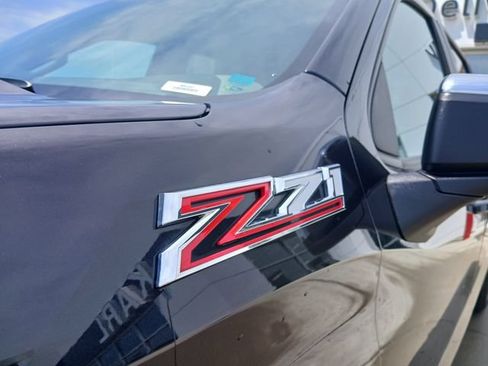 Certified 2022 Chevrolet Silverado 1500 LT AWD/4WD image 9