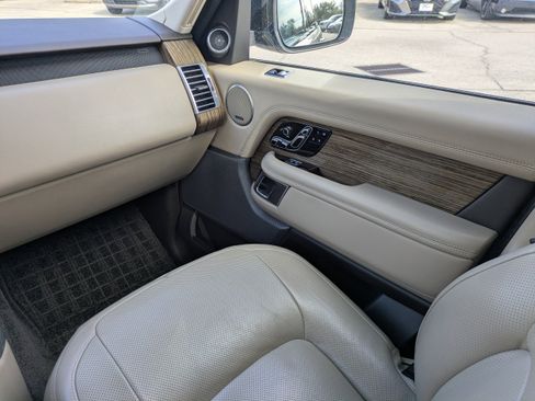 Used 2018 Land Rover Range Rover HSE image 19