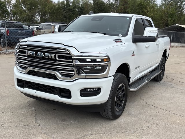 Used 2025 RAM 2500 Laramie AWD/4WD image 10