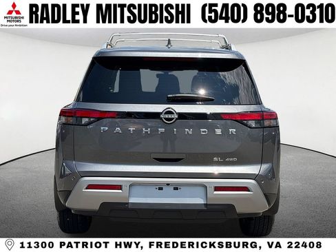 Used 2023 Nissan Pathfinder SL AWD/4WD image 18