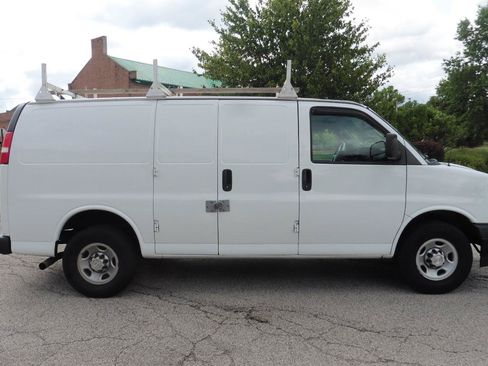 Used 2019 Chevrolet Express 2500 w/ Driver Convenience Package RWD image 19